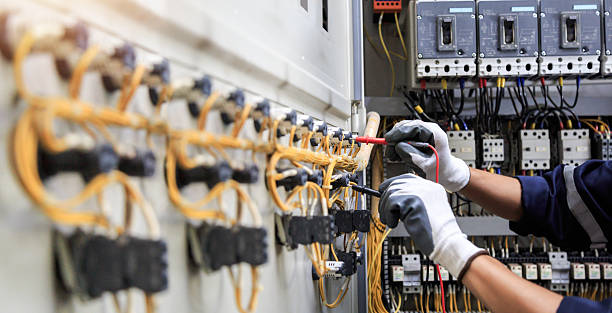 Professional Electrician technician working in San Antonio, TX